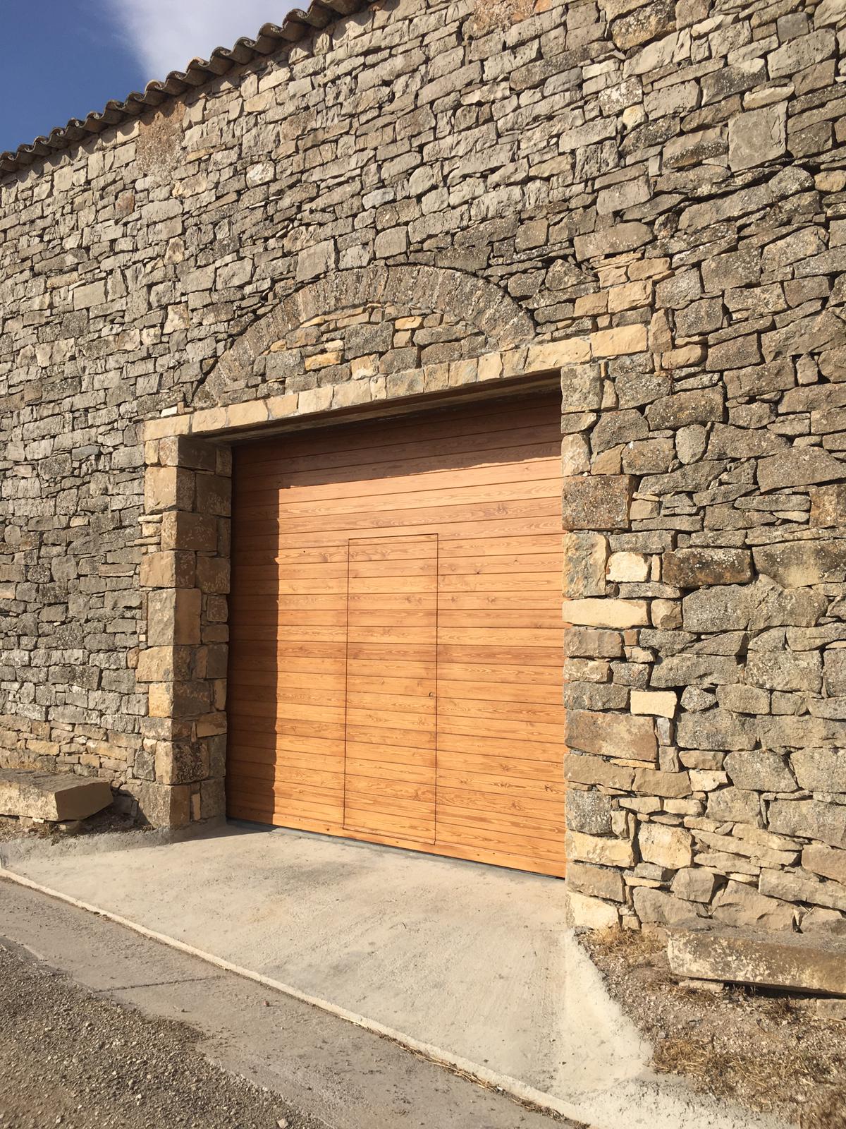  puertas automáticas en Lleida construcción puerta garaje 5