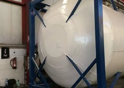 fabricacion de cisterna con marco para transporte a medida (1)